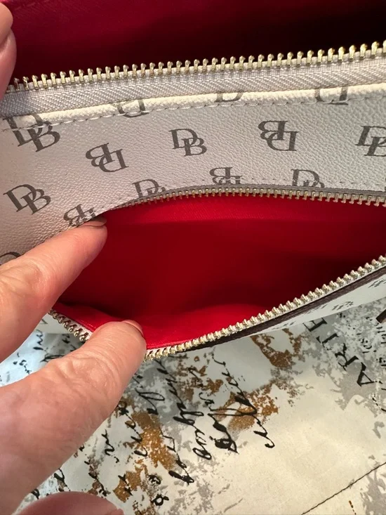 EUC! Dooney & Bourke Tracy Crossbody with Brown Trim and Strap - Picture 9 of 13